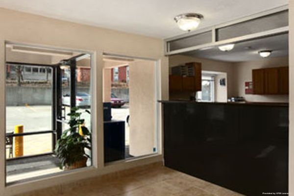 Americas Best Value Inn (Lawrence)